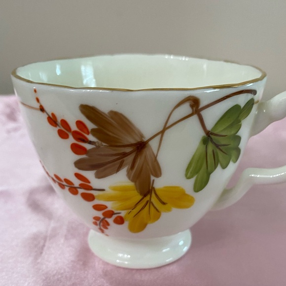 VTG DELPHINE PATTERN 1969 BONE CHINA TEACUP AND SAUCER WITH LEAF DETAIL - Picture 6 of 15